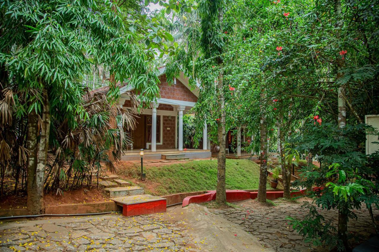 Orchid Trails Resort Sultan Bathery Esterno foto